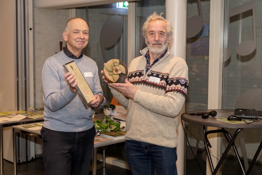 1. 2023-02-18, Eef Arnolds ontvangt de Drentse Floraprijs 2023, foto Bert Blok - kopie